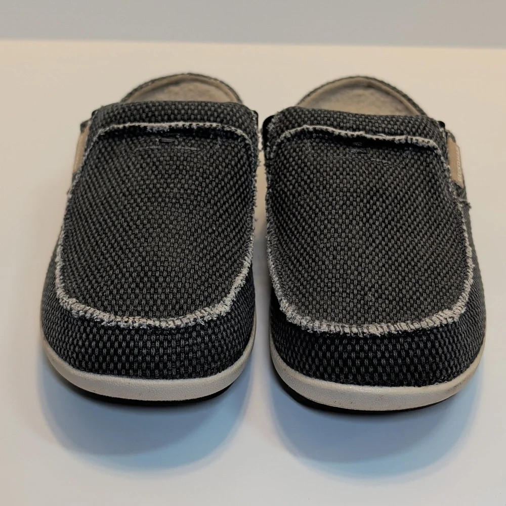 Gecko Man Slip-On Canvas Slippers Size 8